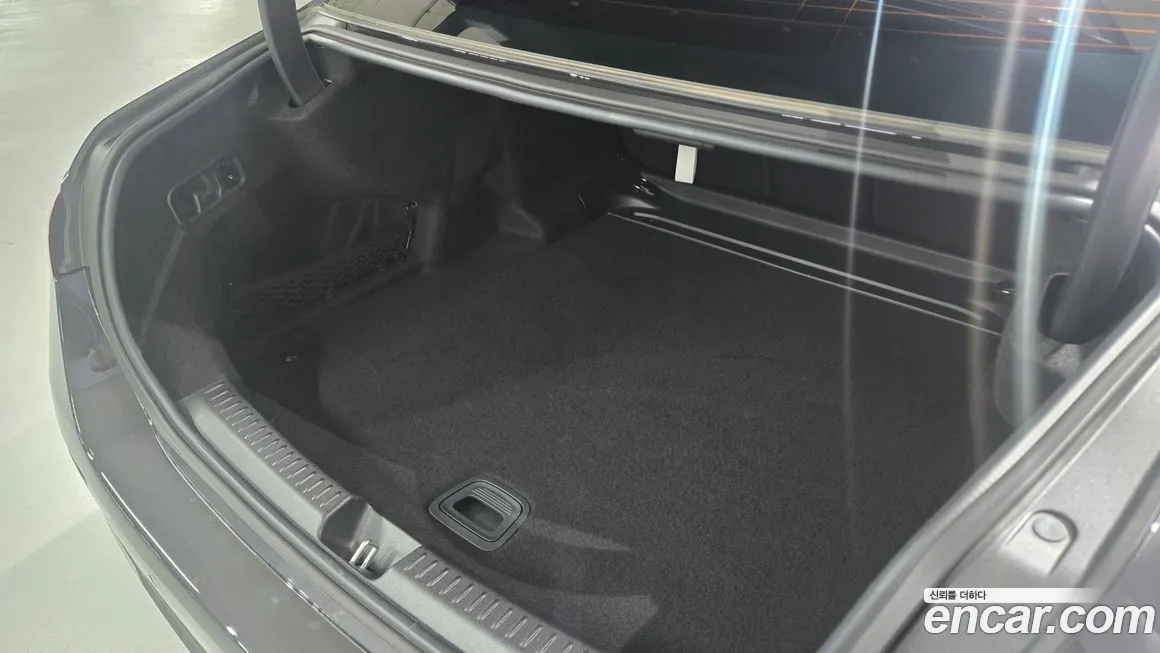 Mercedes-Benz E-Class 2025 из KR, фото 9