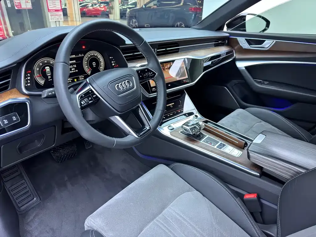 Audi A6L — фото 6
