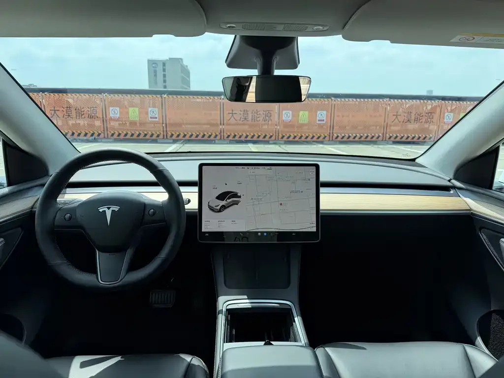 Tesla Model Y — фото 4