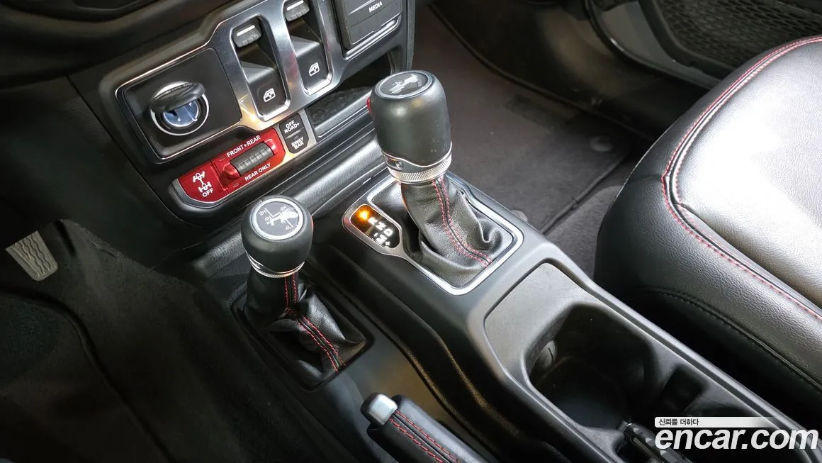 Jeep Wrangler 2023 из KR, фото 10