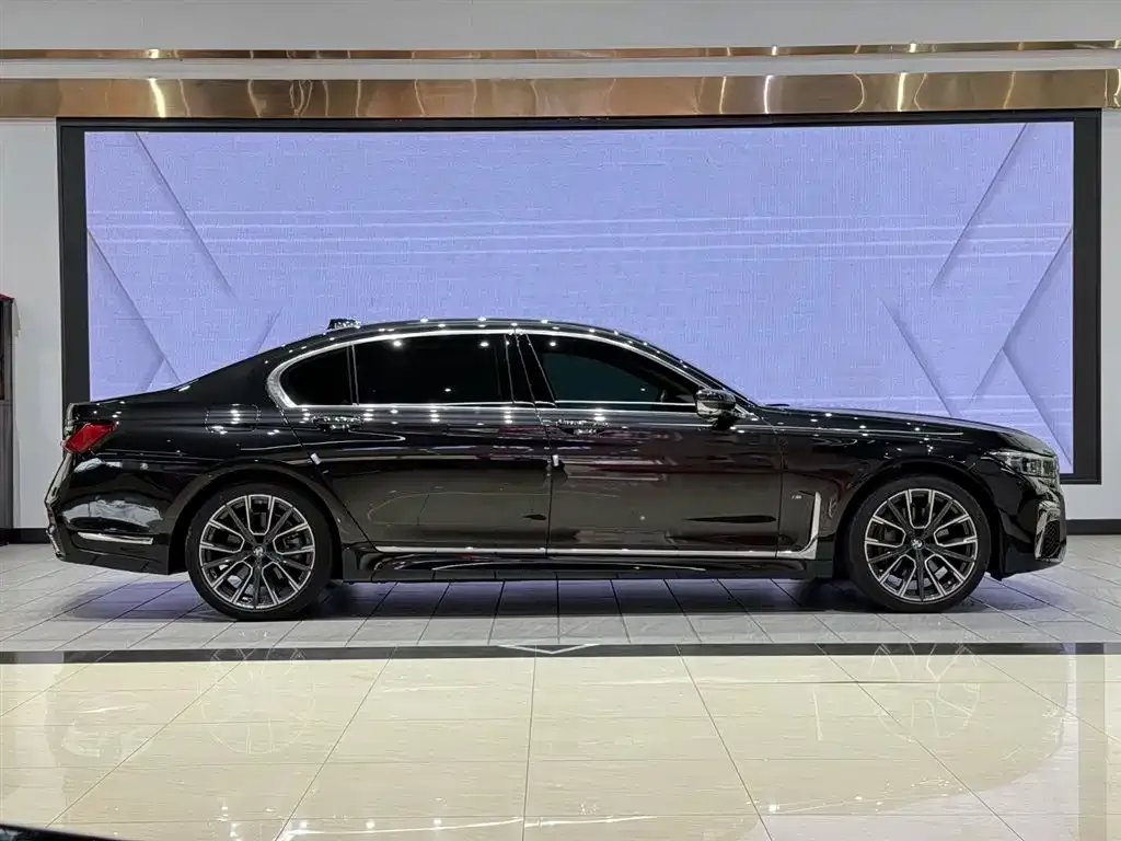 BMW 7 Series — фото 4