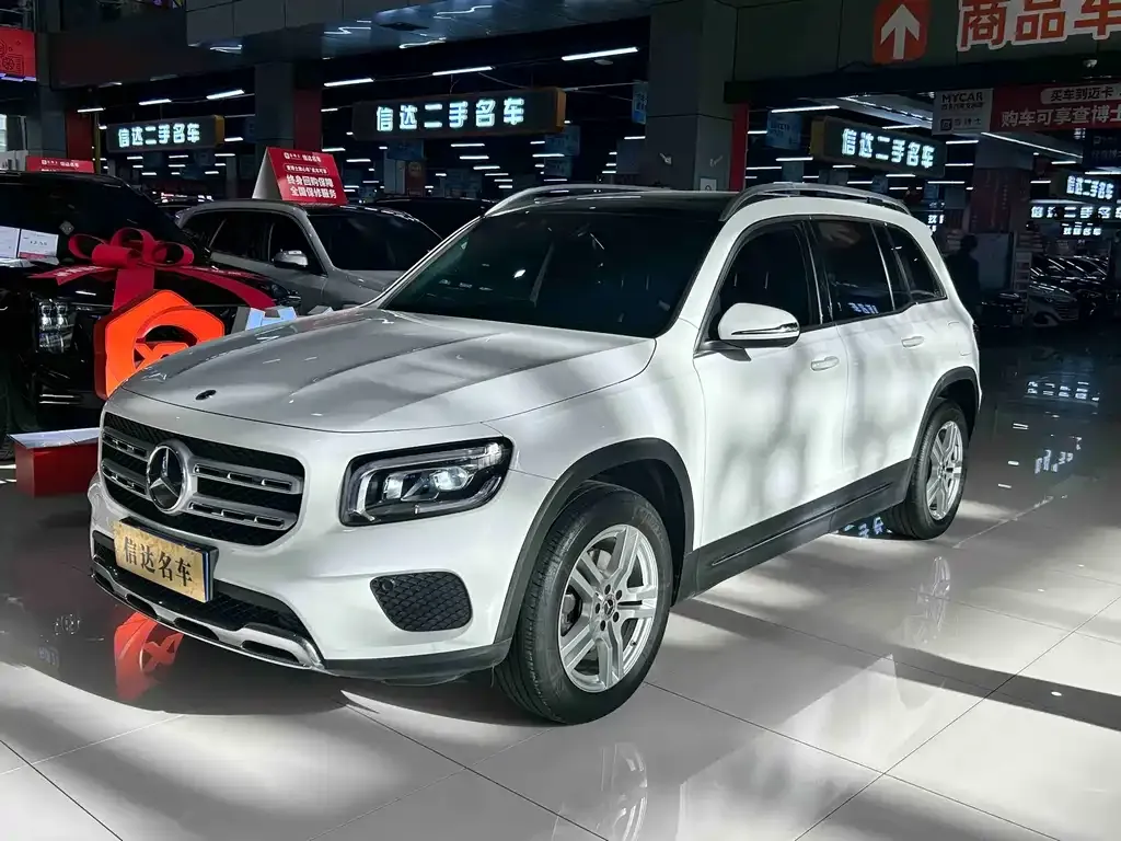 Mercedes-Benz GLB — фото 1