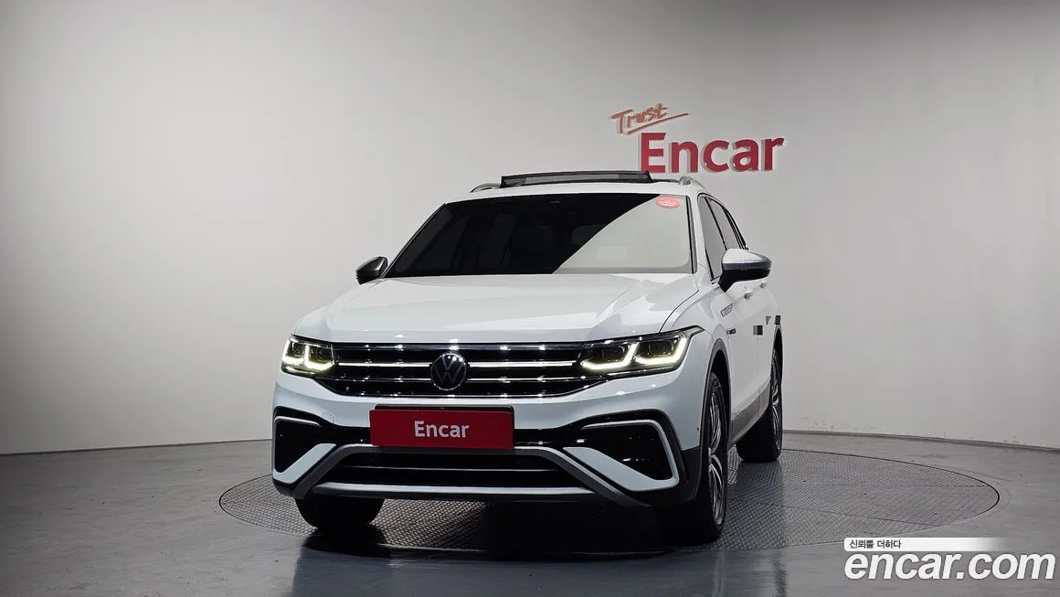 Volkswagen Tiguan — фото 6