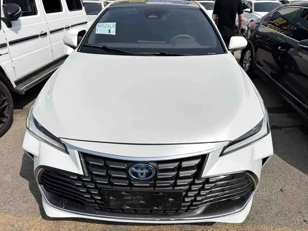 Toyota Avalon — фото 1