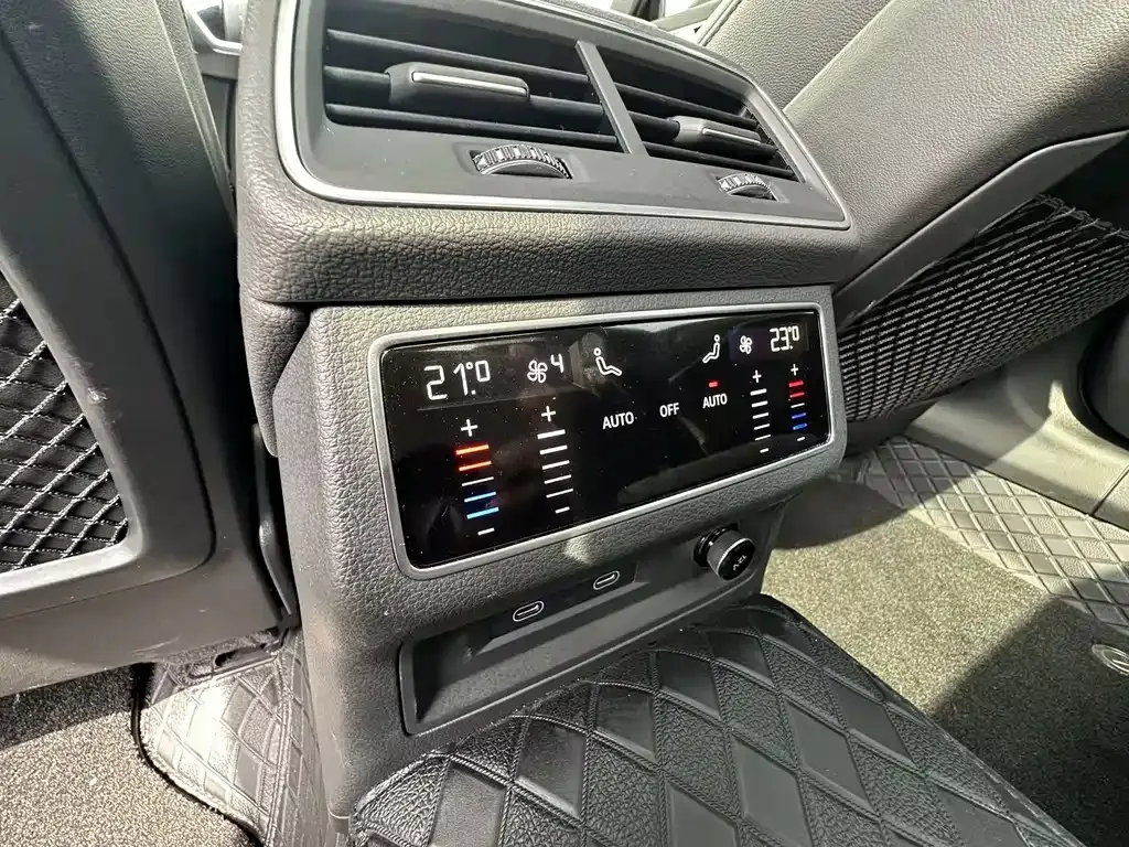 Audi A6L 2024 из CN, фото 7