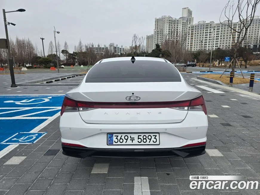 Hyundai AVANTE — фото 4