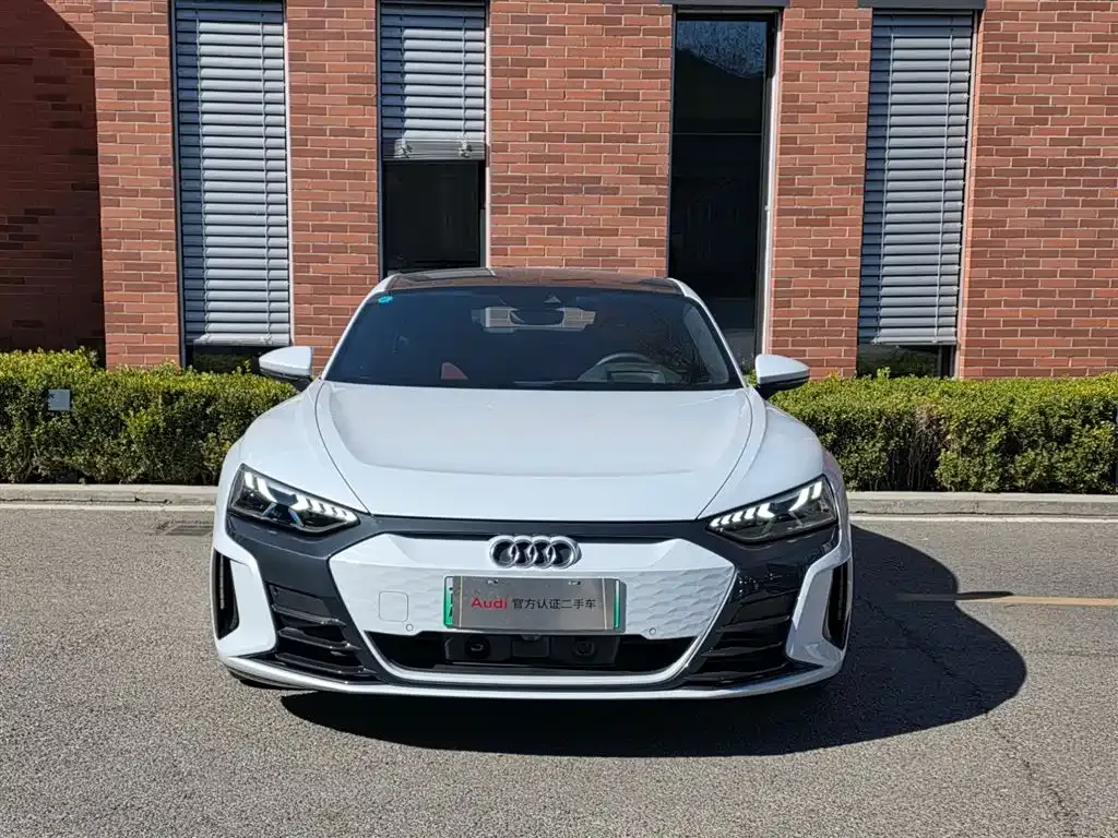 Audi e-tron GT 2024 из CN, фото 9
