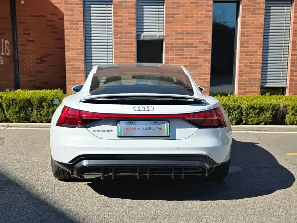 Audi e-tron GT 2024 из CN, фото 2