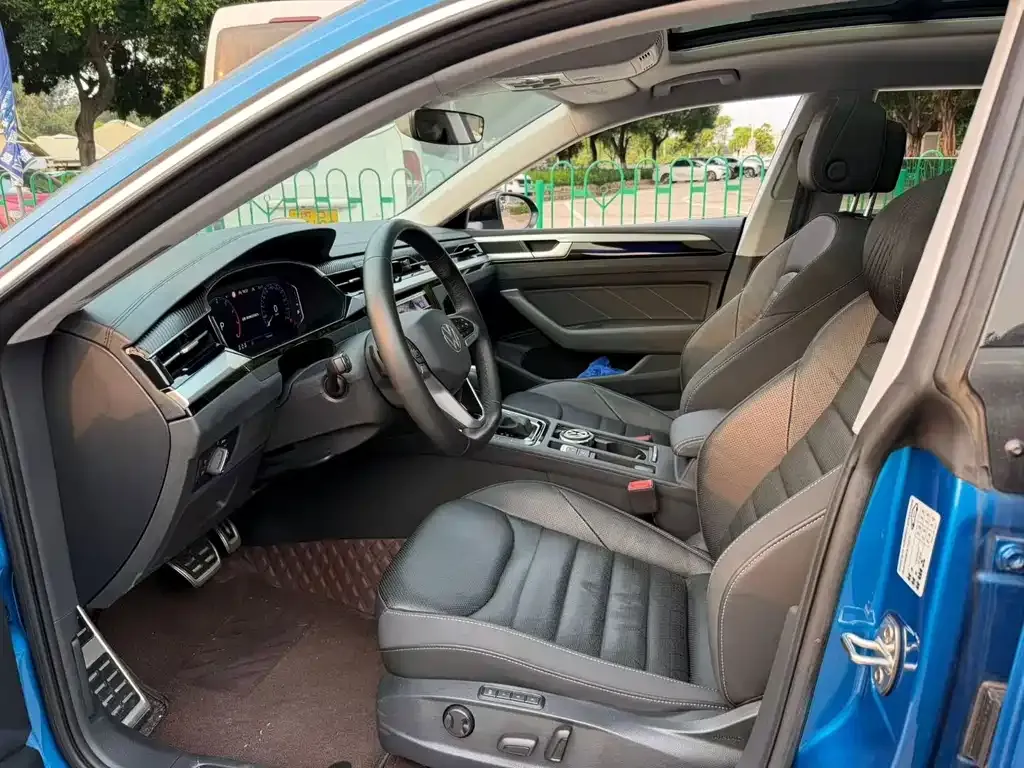 Volkswagen CC 2024 из CN, фото 3