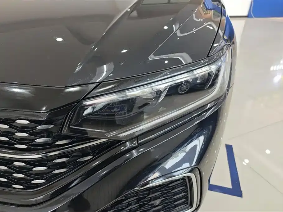 Volkswagen Passat — фото 9