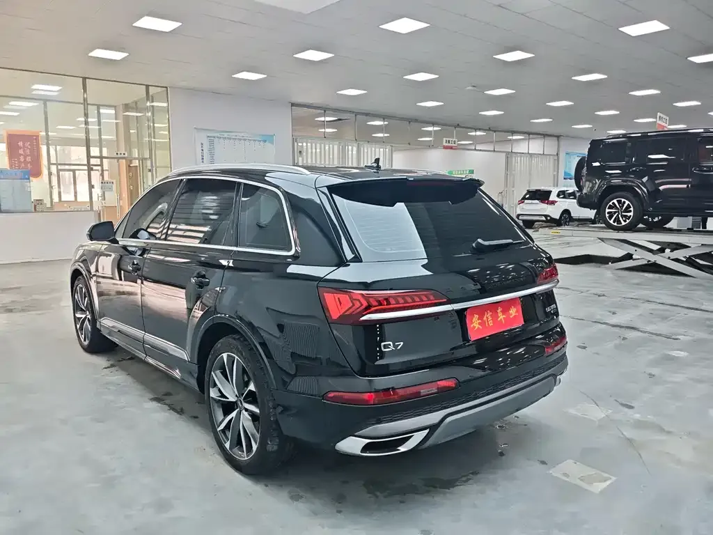 Audi Q7 — фото 4