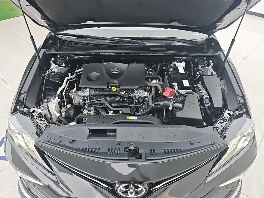 Toyota Camry — фото 10