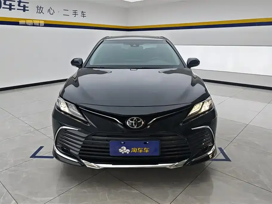 Toyota Camry — фото 7