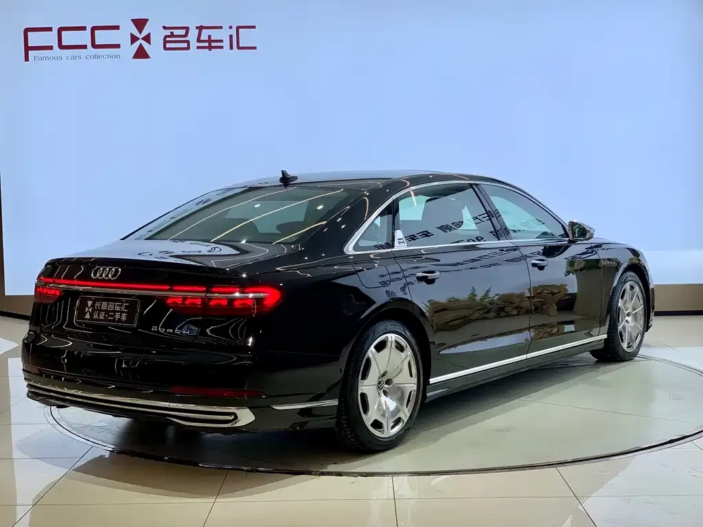 Audi A8 — фото 3