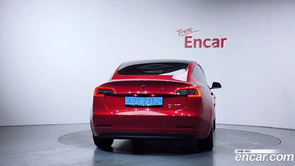 Tesla Model 3 — фото 4