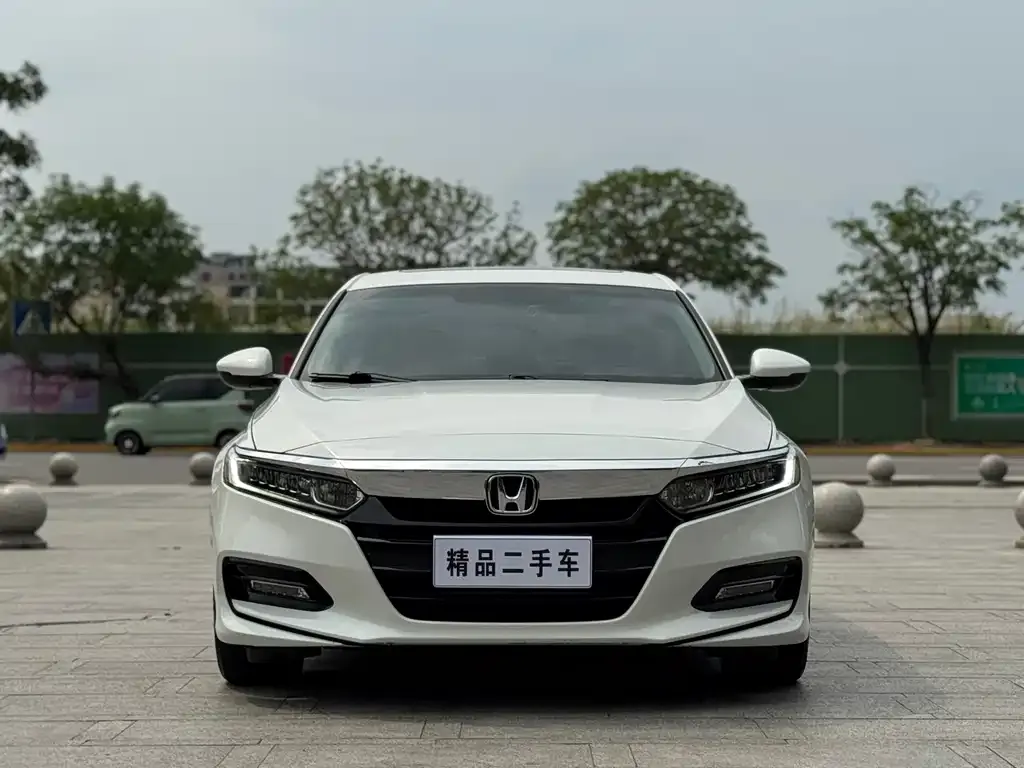 Honda Accord — фото 7