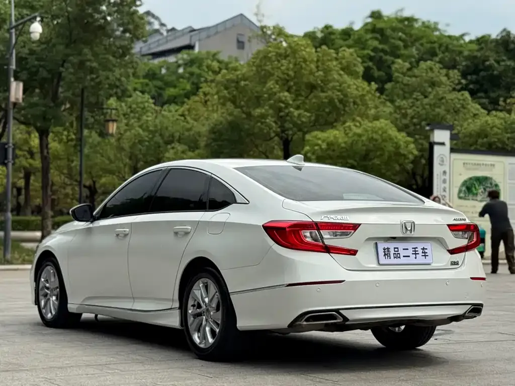 Honda Accord — фото 2
