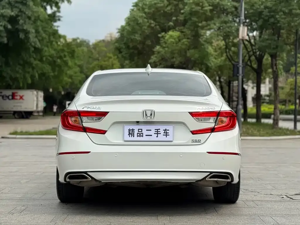 Honda Accord — фото 8