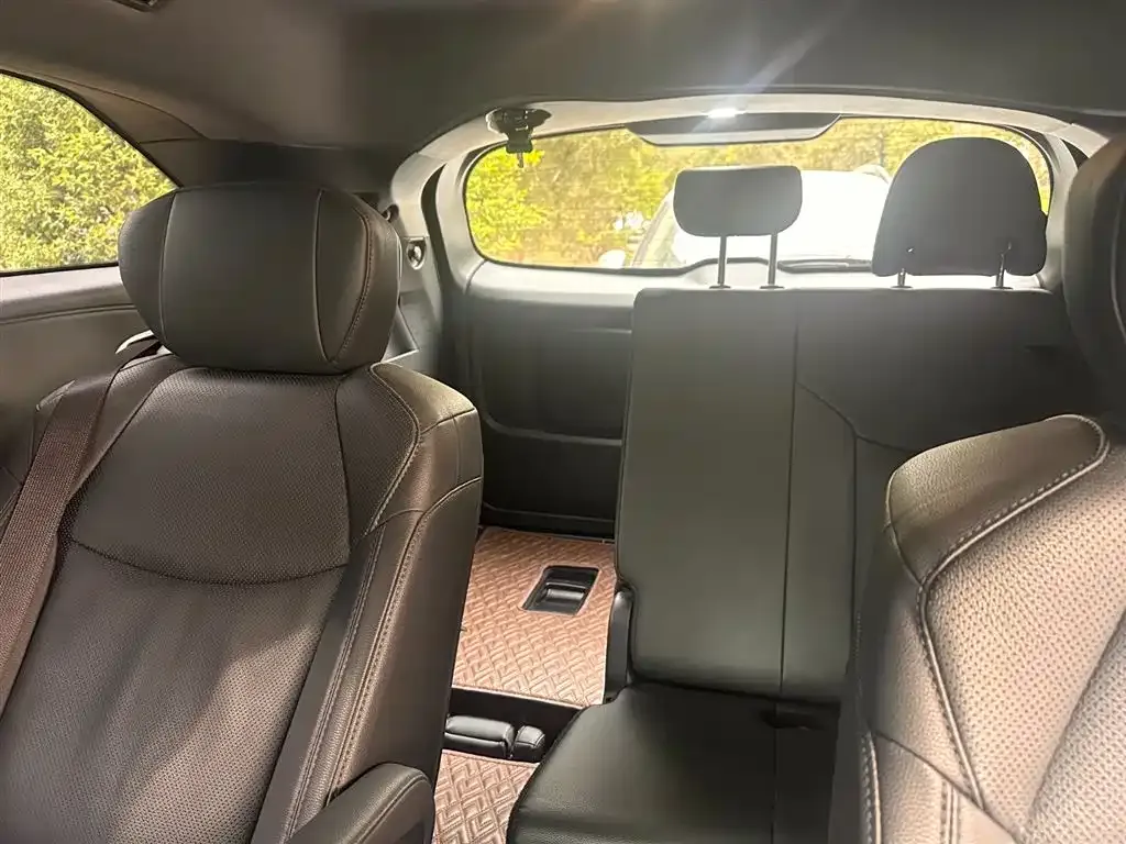 Toyota Sienna — фото 4