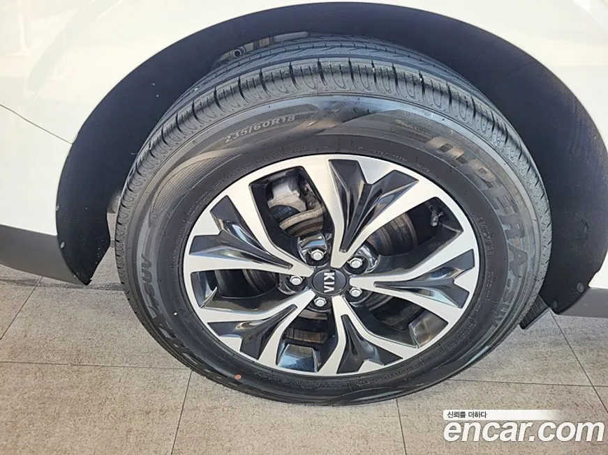 Kia Carnival — фото 10