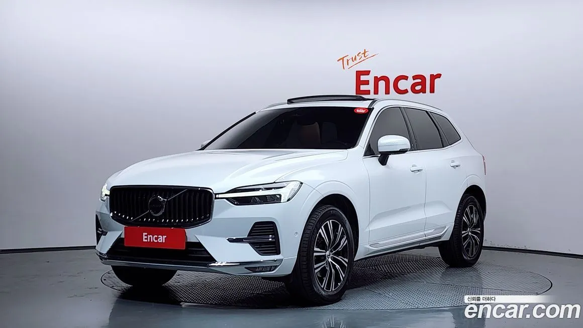 Volvo XC60 — фото 1