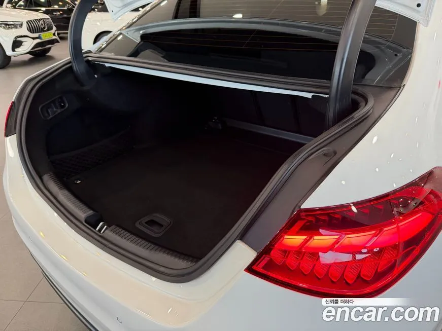 Mercedes-Benz C-Class 2024 из KR, фото 3