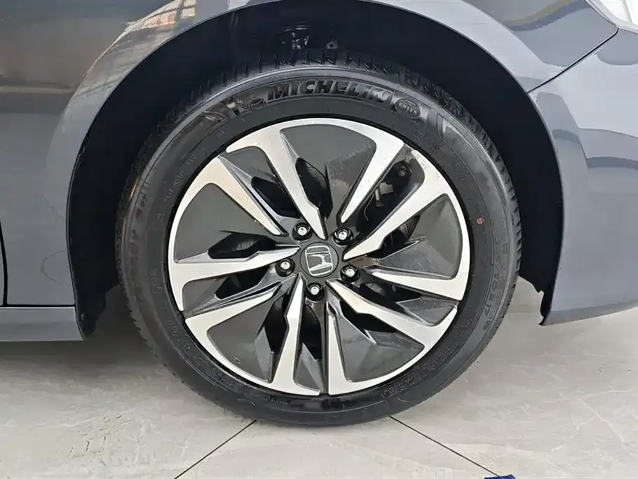 Honda Accord — фото 7