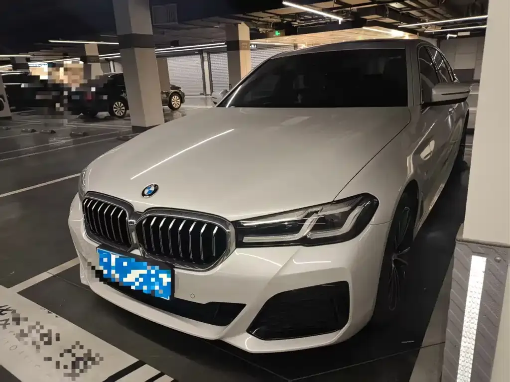 BMW 5 Series — фото 1