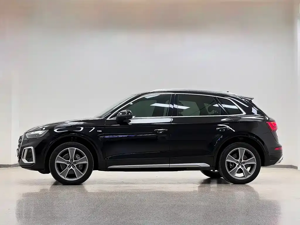 Audi Q5L — фото 4