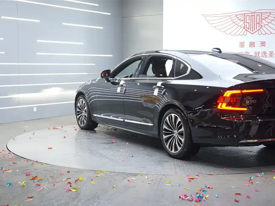 Volvo S90 — фото 10