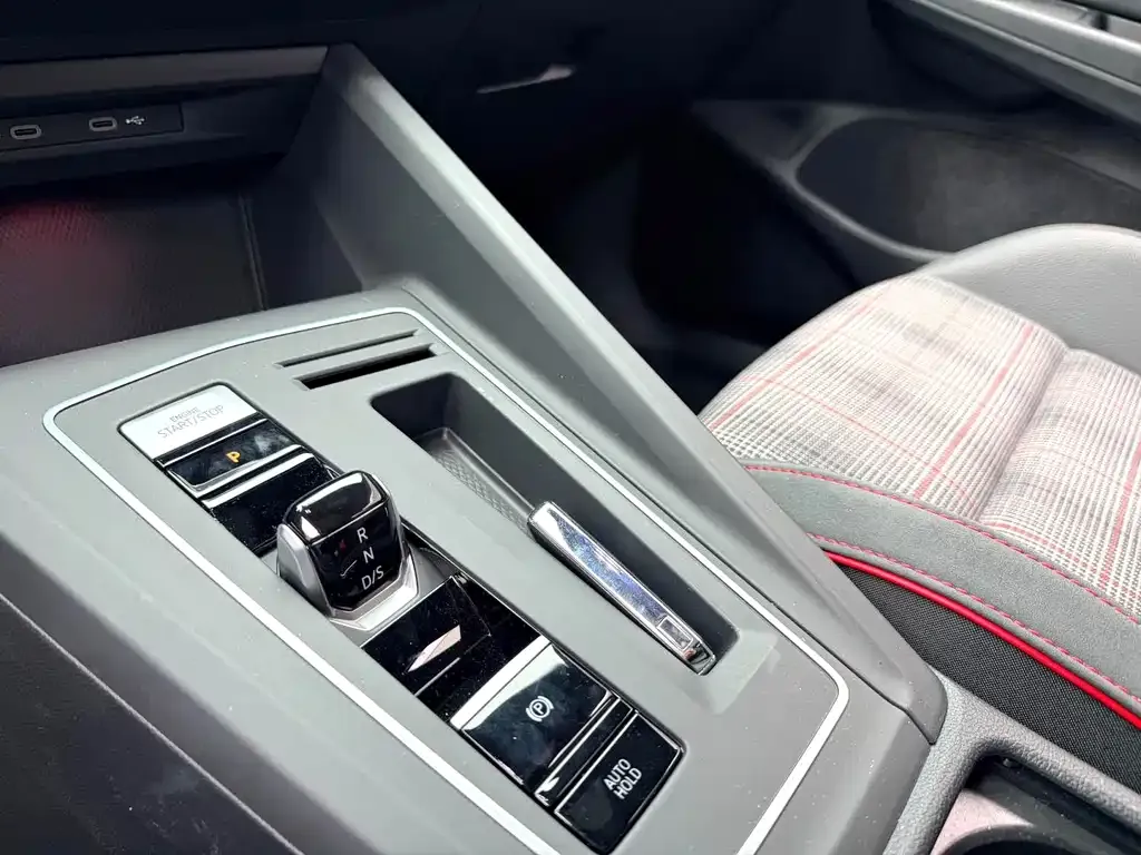 Volkswagen Golf GTI — фото 9