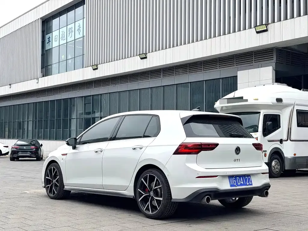 Volkswagen Golf GTI — фото 4