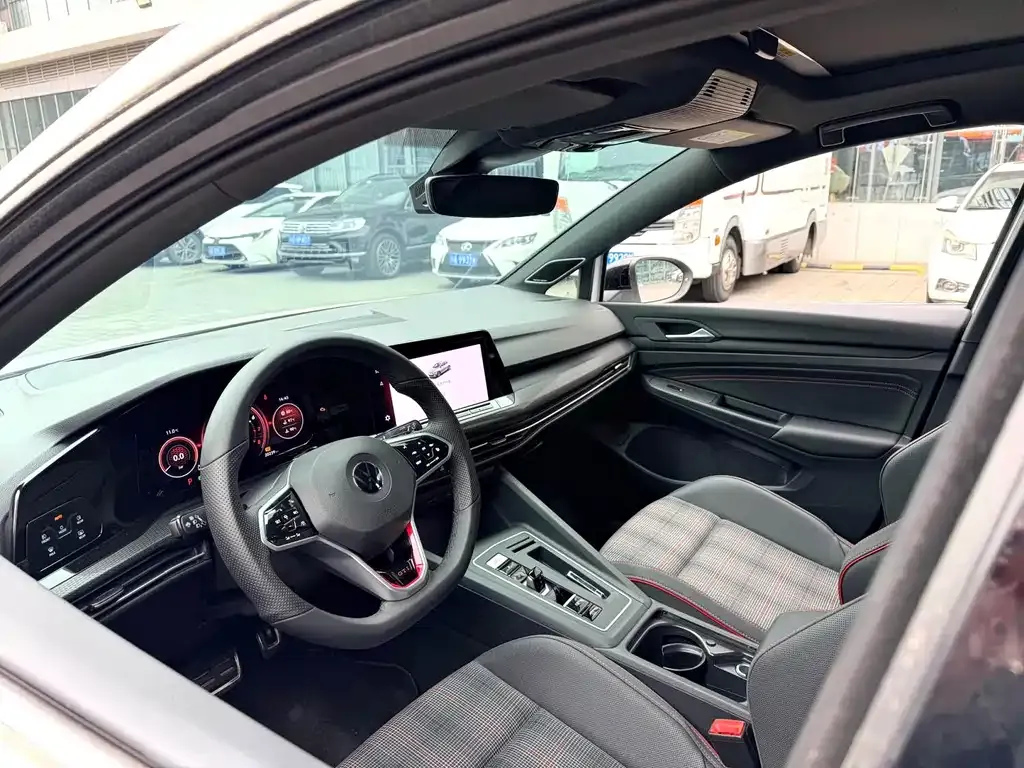 Volkswagen Golf GTI — фото 2
