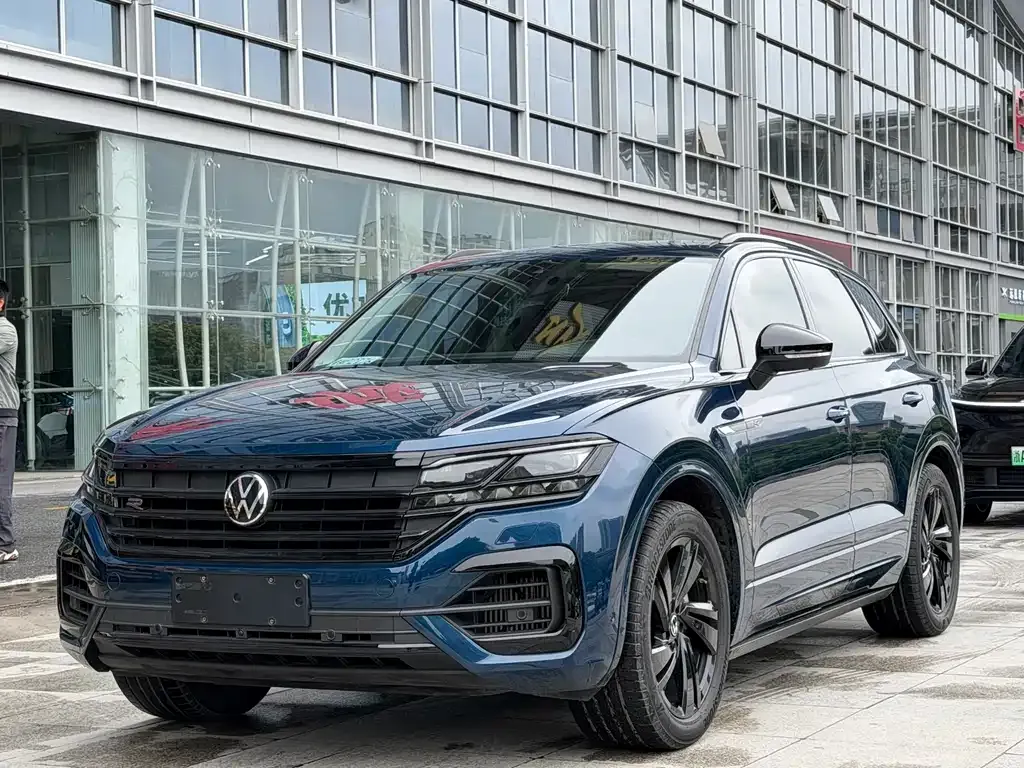 Volkswagen Touareg — фото 8