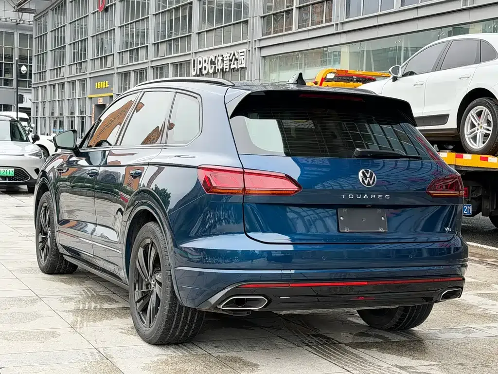 Volkswagen Touareg — фото 9