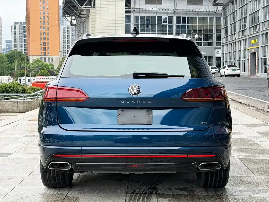 Volkswagen Touareg — фото 6