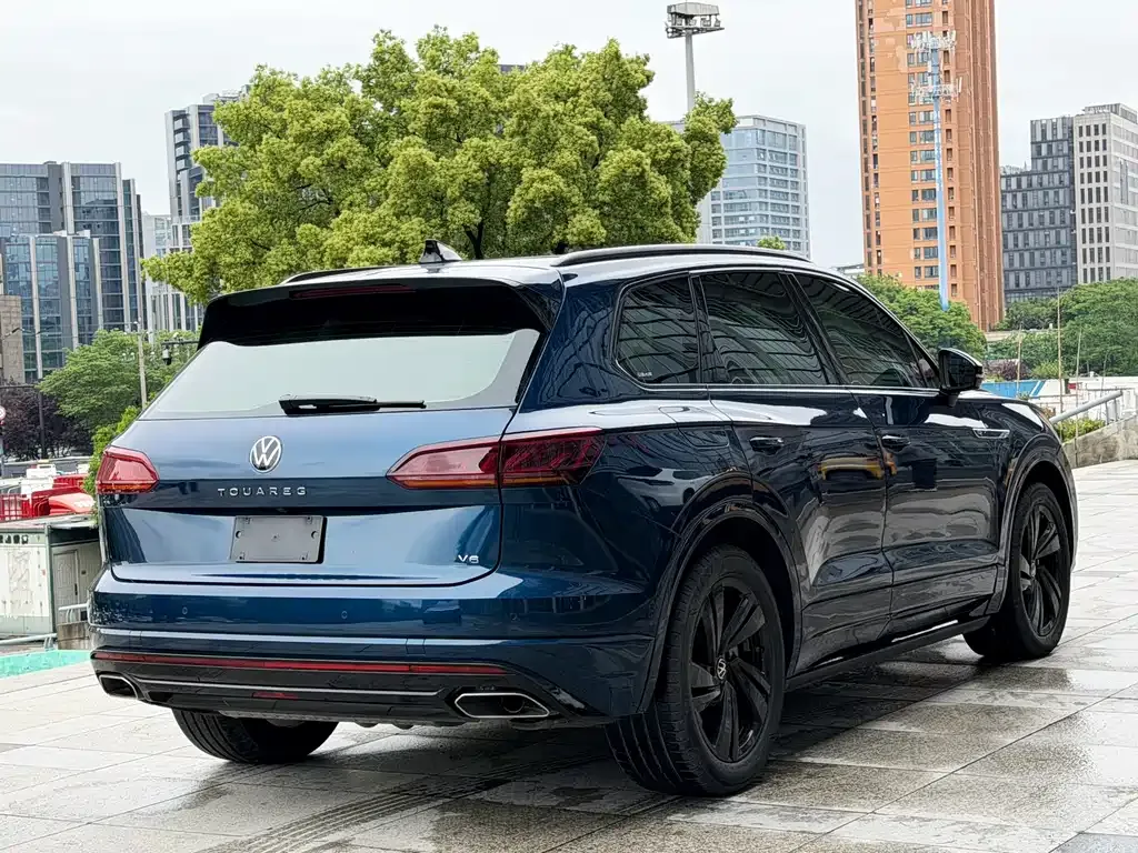 Volkswagen Touareg — фото 10