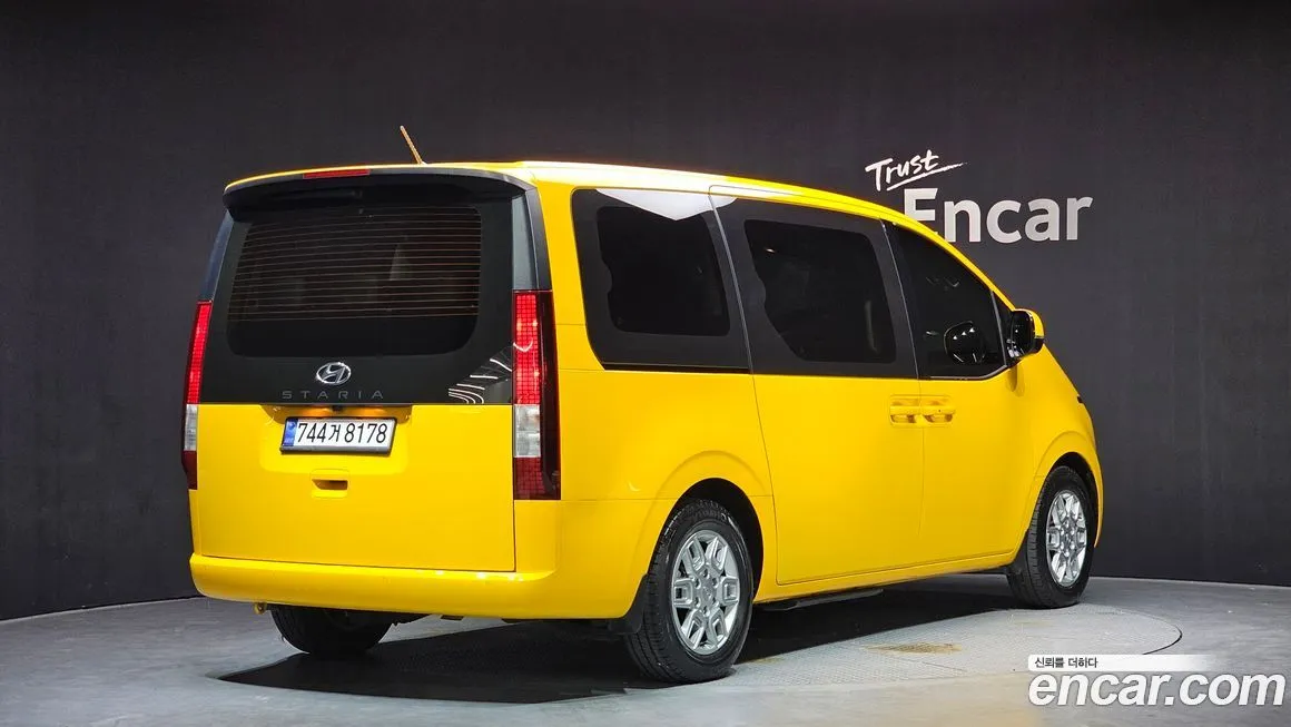 Hyundai Staria 2023 из KR, фото 3