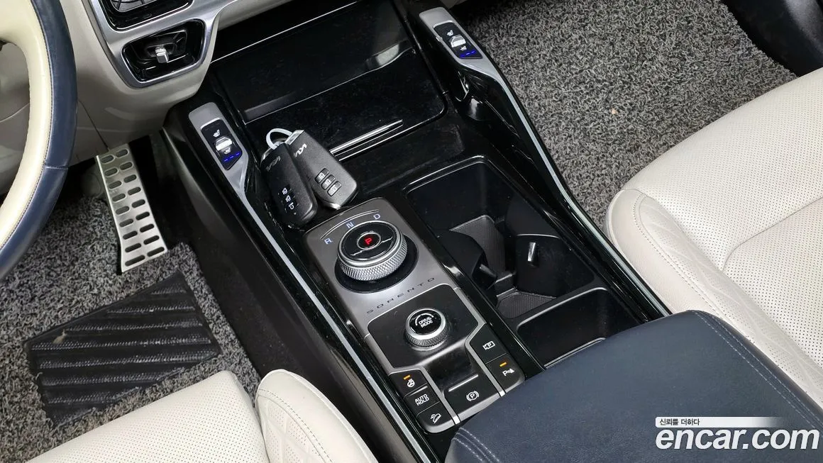 Kia Sorento — фото 10