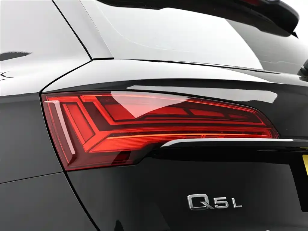 Audi Q5L — фото 3