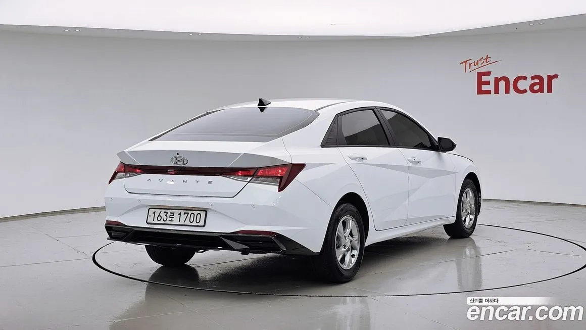 Hyundai AVANTE — фото 3