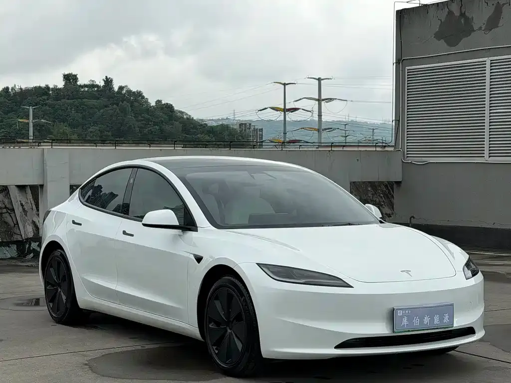 Tesla Model 3 — фото 5