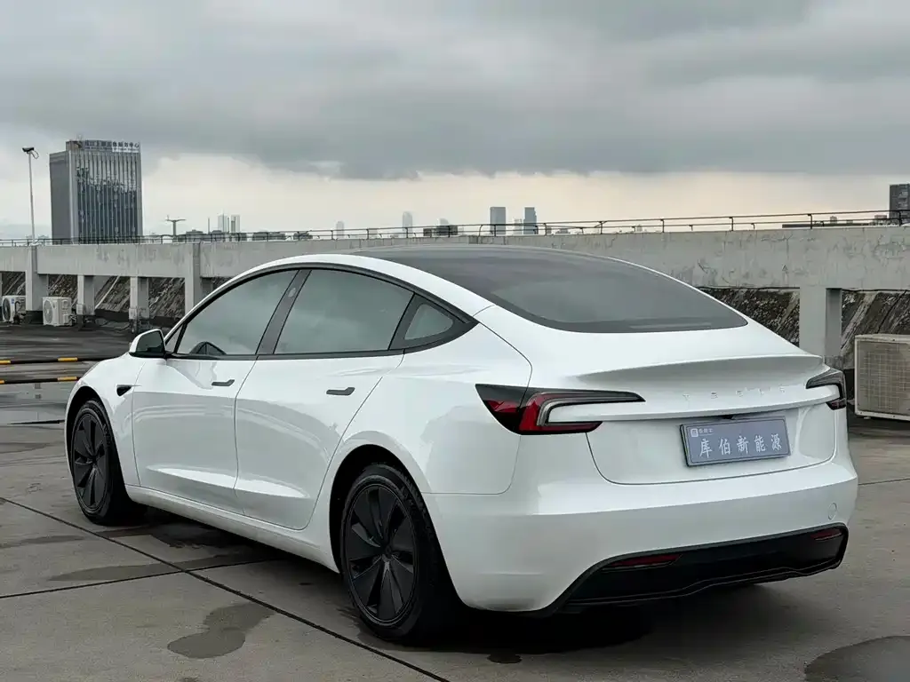 Tesla Model 3 — фото 3