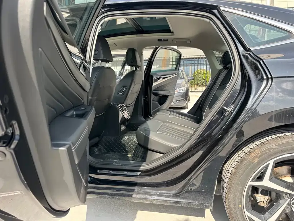 Volkswagen Passat — фото 4