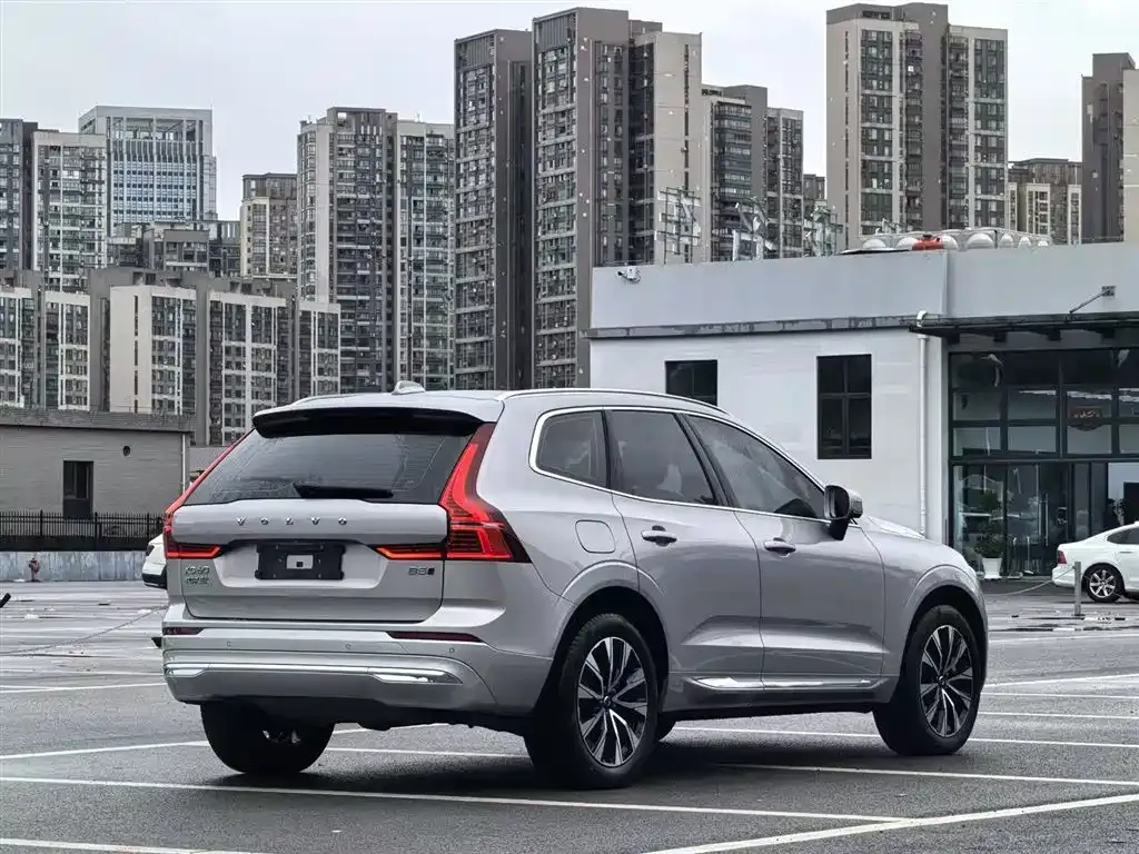 Volvo XC60 — фото 5
