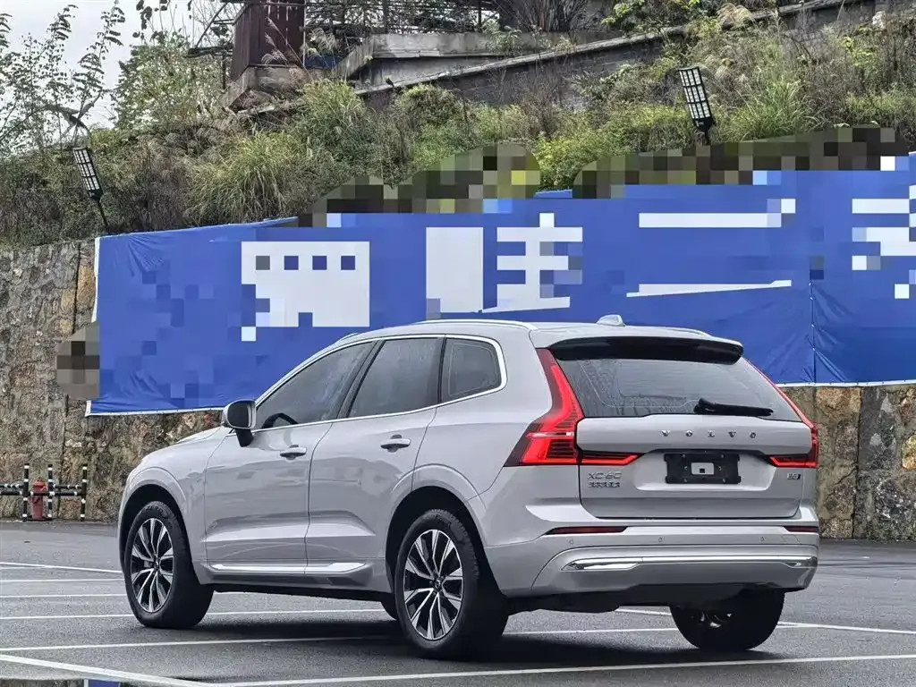 Volvo XC60 — фото 9