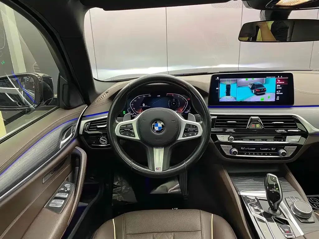 BMW 5 Series — фото 10