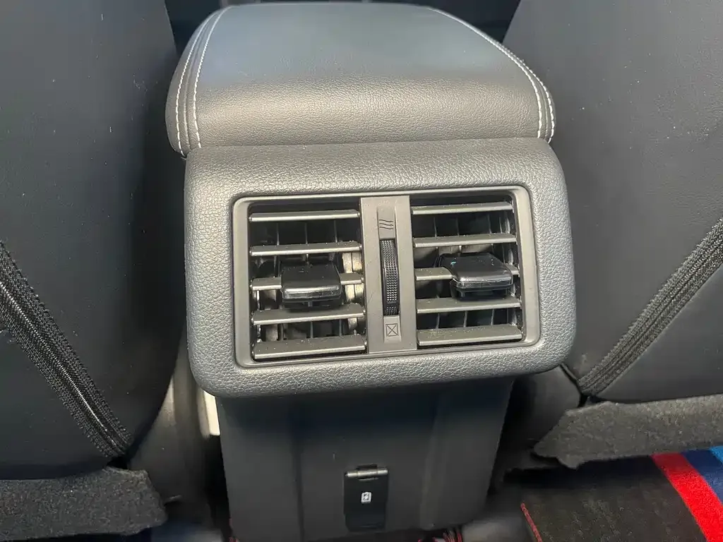Mitsubishi Outlander 2021 из CN, фото 9