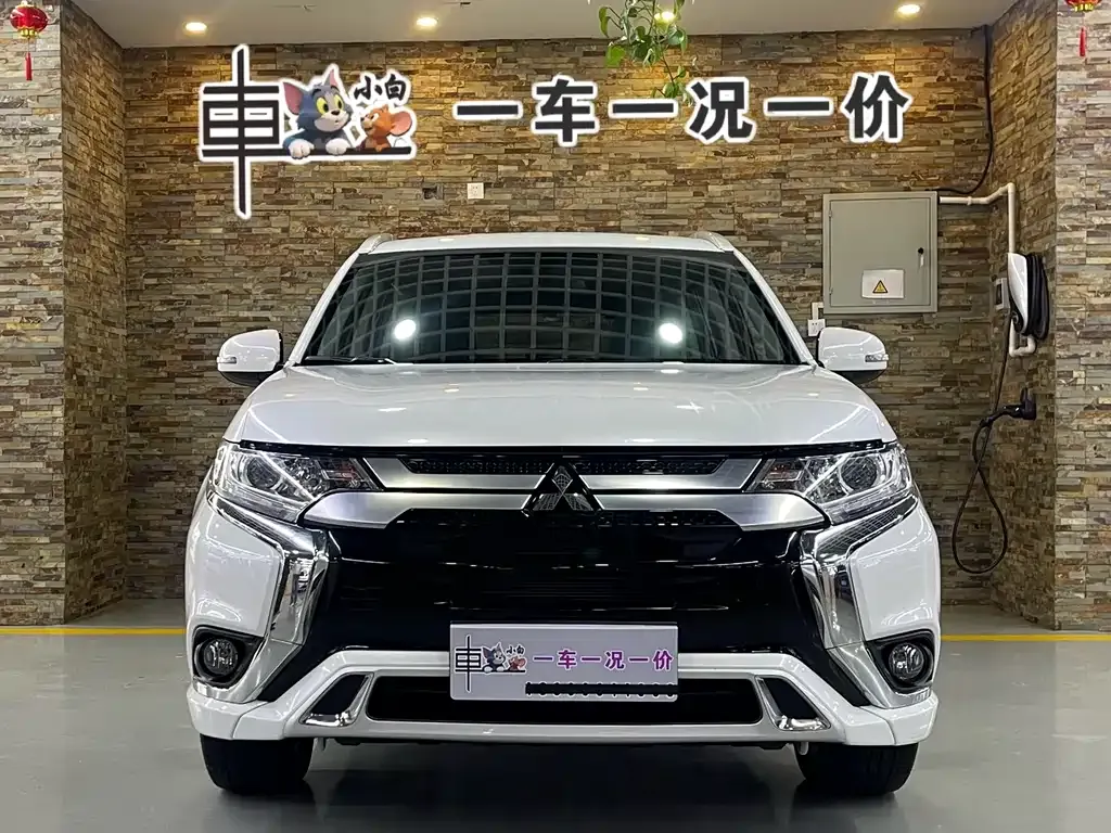 Mitsubishi Outlander 2021 из CN, фото 3