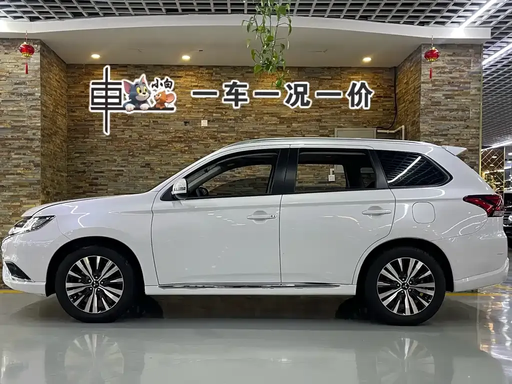 Mitsubishi Outlander 2021 из CN, фото 6